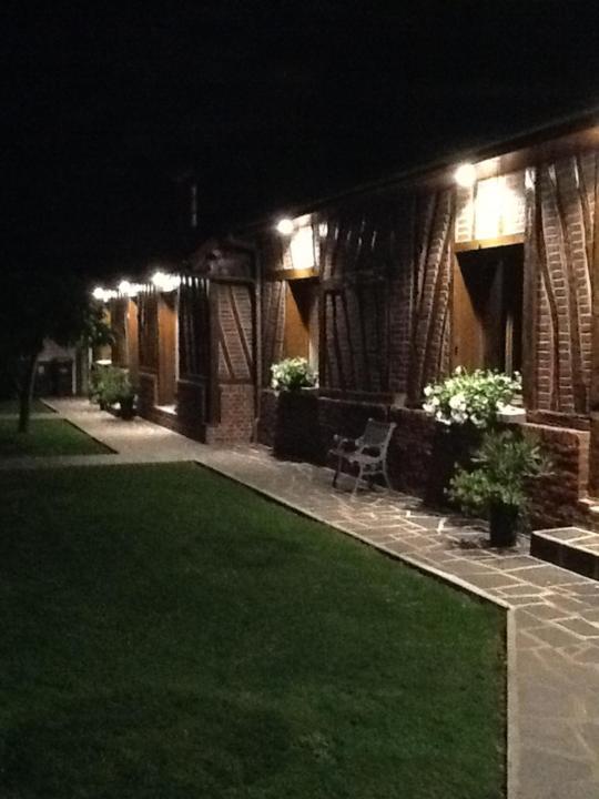 Les Chambres De Paule Thieulloy-l'Abbaye 外观 照片